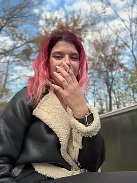 RiriRoseey live sex cam