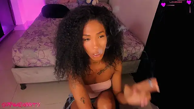 _Larabbitxx live sex cam