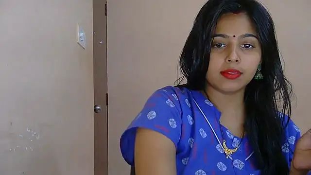 Cute-Simmi69 live sex cam