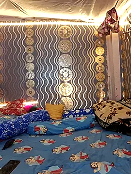 Sweet-Maddlina live sex cam