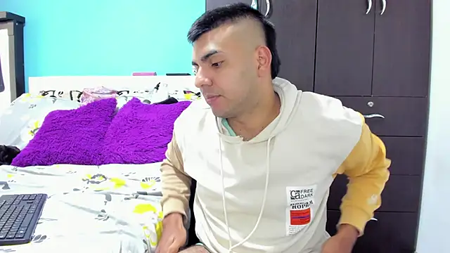 LazyandSniffer28 live sex cam