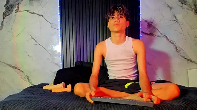 spicy_adonhis live sex cam