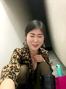 sunny-520 live sex cam