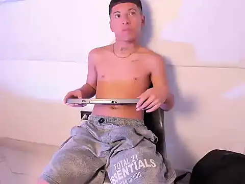 little_kris1 live sex cam