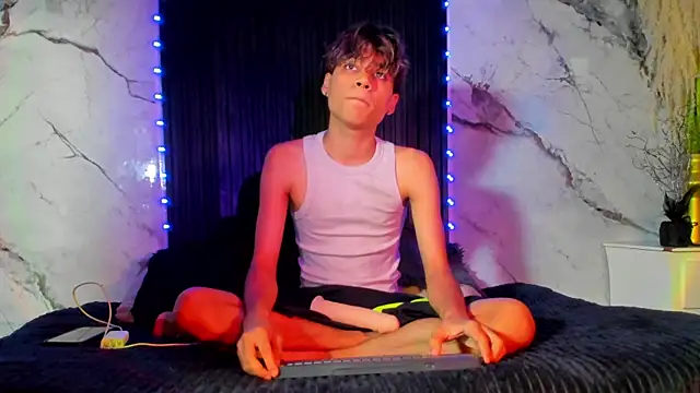 spicy_adonhis live sex cam