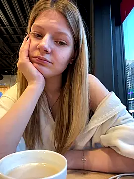 MaryHiggins live sex cam