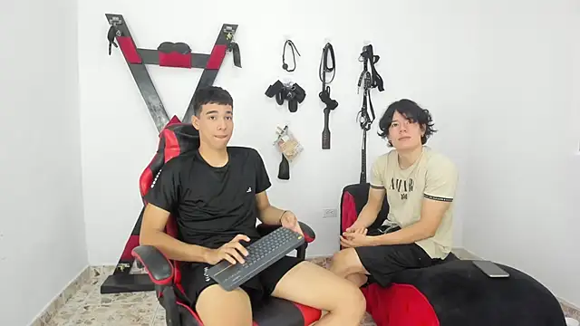 Harry_LatinBoy live sex cam