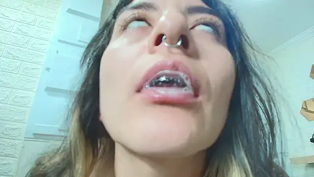 Naughty_Kittenm live sex cam