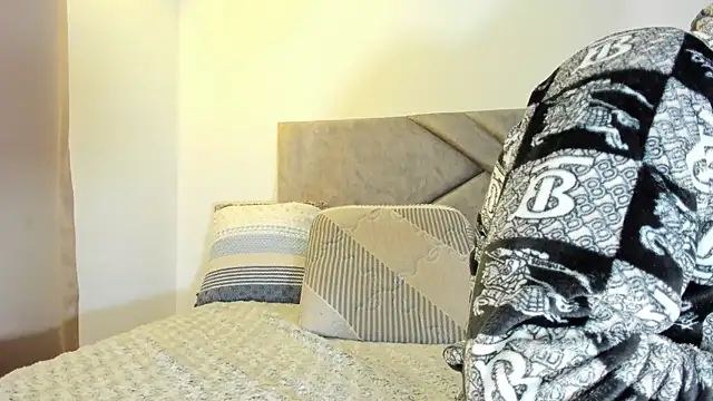 Deliciouscocoa live sex cam