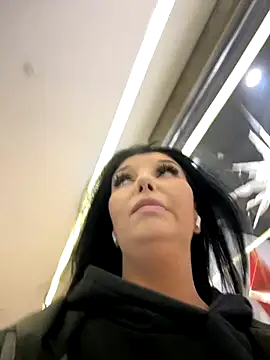 Tisha_Busty live sex cam