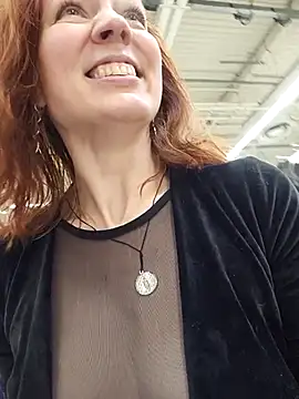 Exhibitionsplit live sex cam