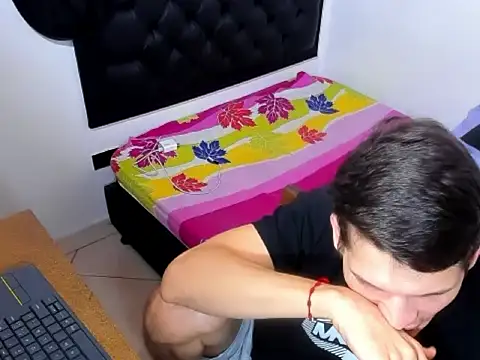 kevinkewman live sex cam