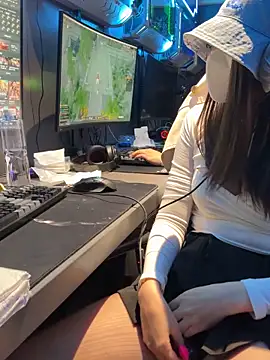 nideanbaby live sex cam