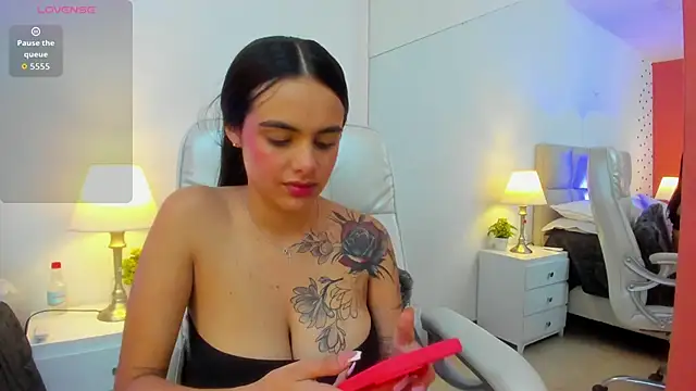 ChloeHarper_ live sex cam