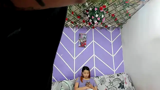 lau_and_boys18 live sex cam