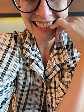 NataKitten live sex cam