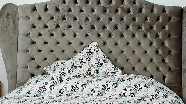 MissAriana24 live sex cam