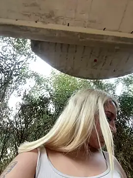 hotamanda01 live sex cam