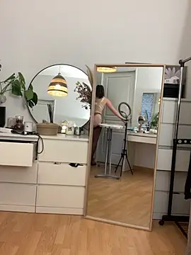 Chloe-taa live sex cam