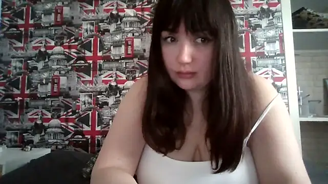 Lynylou live sex cam