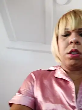 blondebitchlitle live sex cam