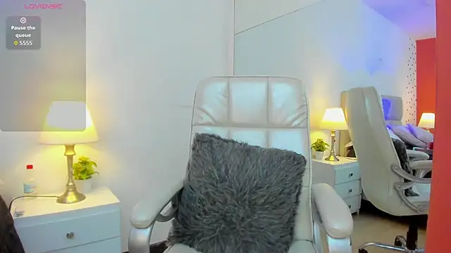 ChloeHarper_ live sex cam