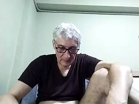 BIGUNCUTHARDCOCK live sex cam