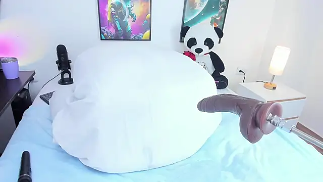 Alana-3's cam snapshot