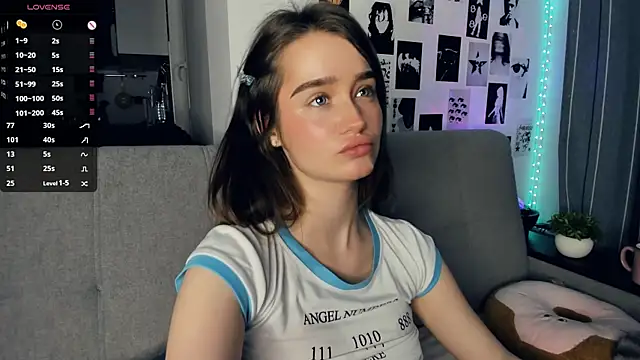 lovelyalivia live sex cam