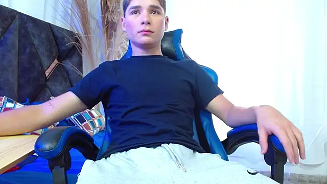 Mattass18 live sex cam