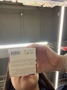 Holly_Play live sex cam