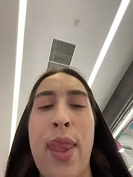 Holly_Play live sex cam