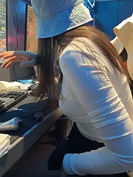 nideanbaby's cam snapshot