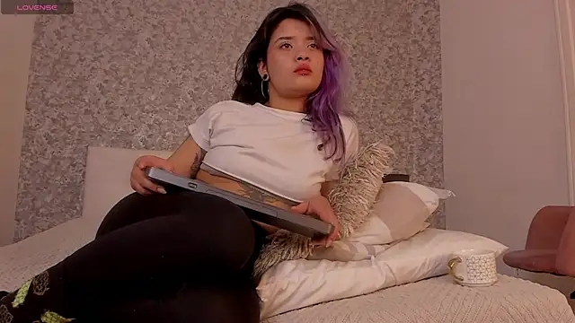 Hela_Strossner's cam snapshot