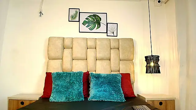 LilyFox_t's cam snapshot