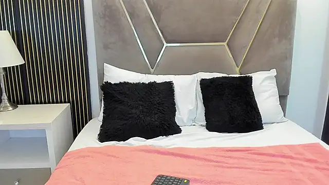 Amalia_Queen_'s cam snapshot