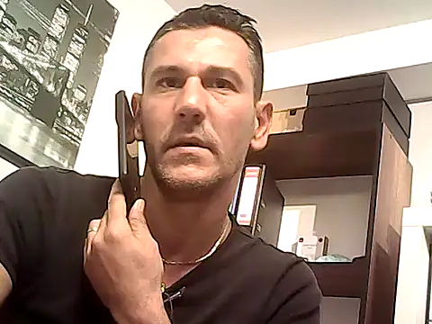 mastercharisma35's cam snapshot