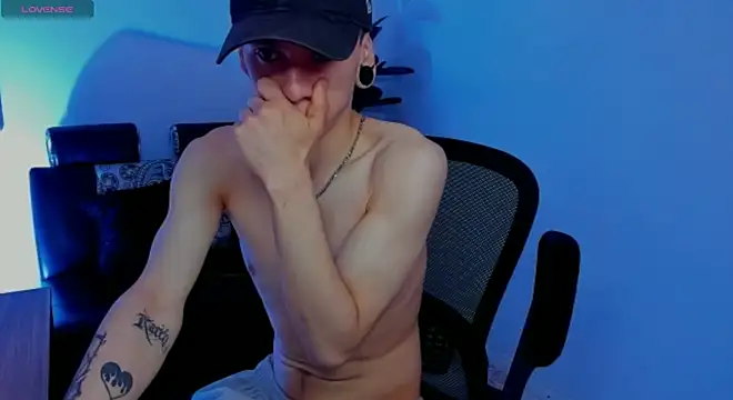 James_Adams_01's cam snapshot