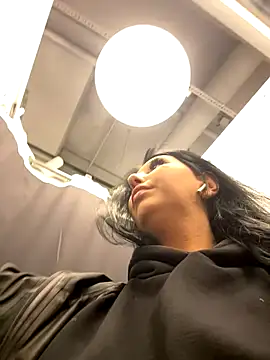 Tisha_Busty live sex cam