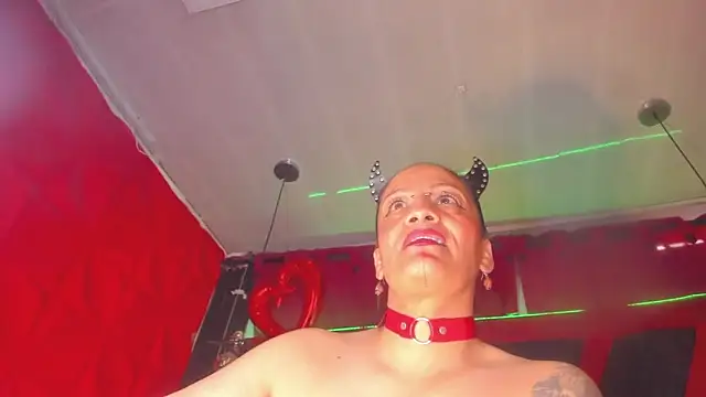 Taylor-hardcore live sex cam