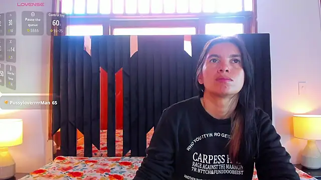 Sofy_and_Mia live sex cam