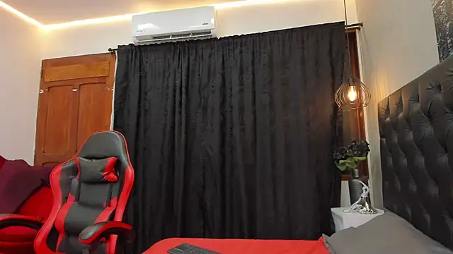 violet_and_myers live sex cam