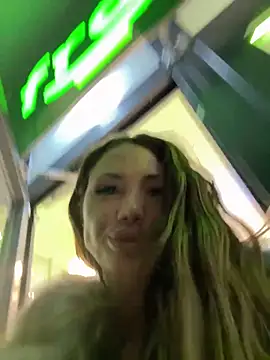 NicollleDiamondd live sex cam