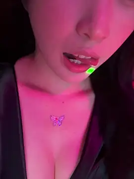 Honey-wanning live sex cam