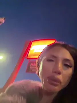 NicollleDiamondd live sex cam