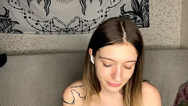 MiriamDongo's cam snapshot