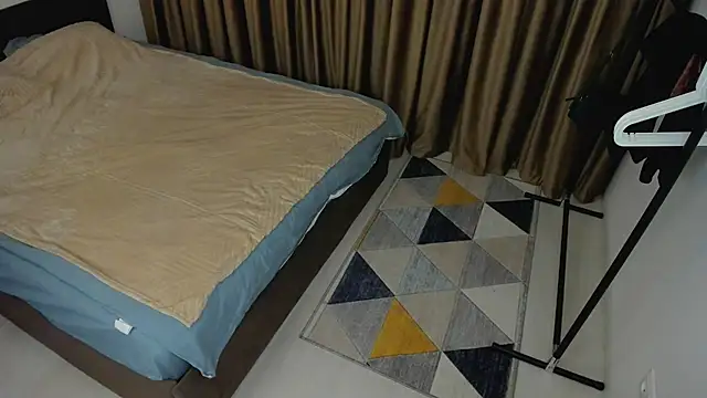 lloveshawty's web cam