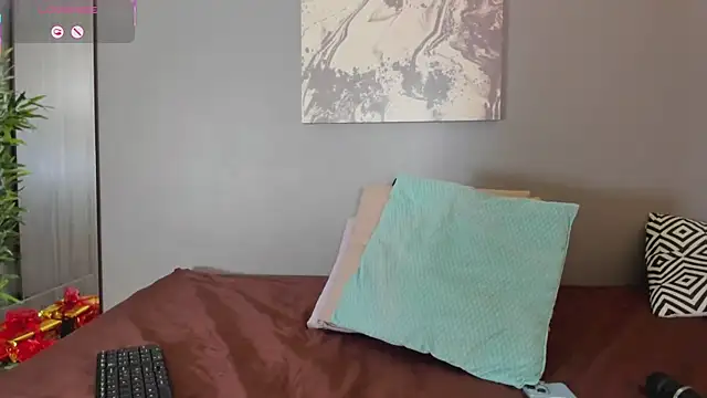 Violet-S's cam snapshot