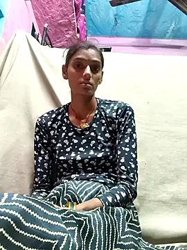 DESI-SHAWTY's cam snapshot