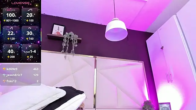 April_bowie live sex cam